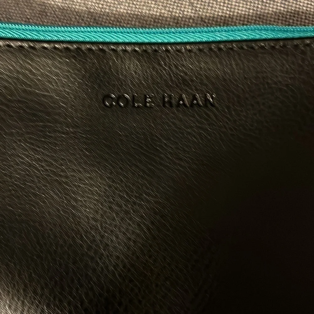 COLE HAAN for American Airlines bag. Excellent condition! Rare and collectible.